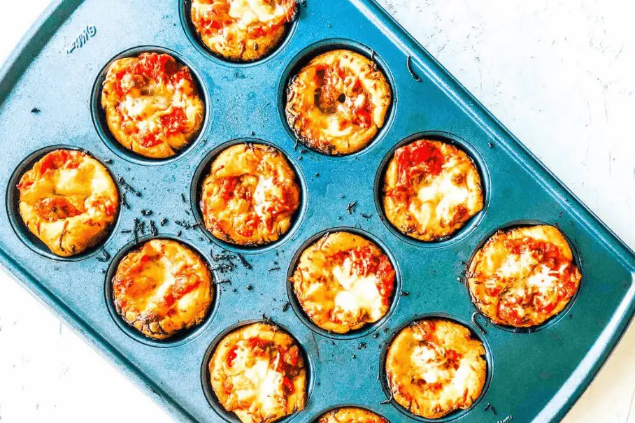 Muffin Tin Pizzas + Other Muffin Tin Dinner Ideas